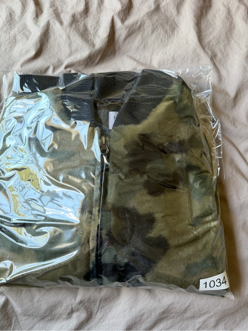 Peyton Jensen Green & Black Camouflage Faux Fur Fuzzy Sherpa Bomber Jacket Large - Picture 9 of 9